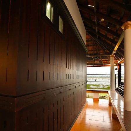 Palmy Lake Resort Alappuzha Zewnętrze zdjęcie