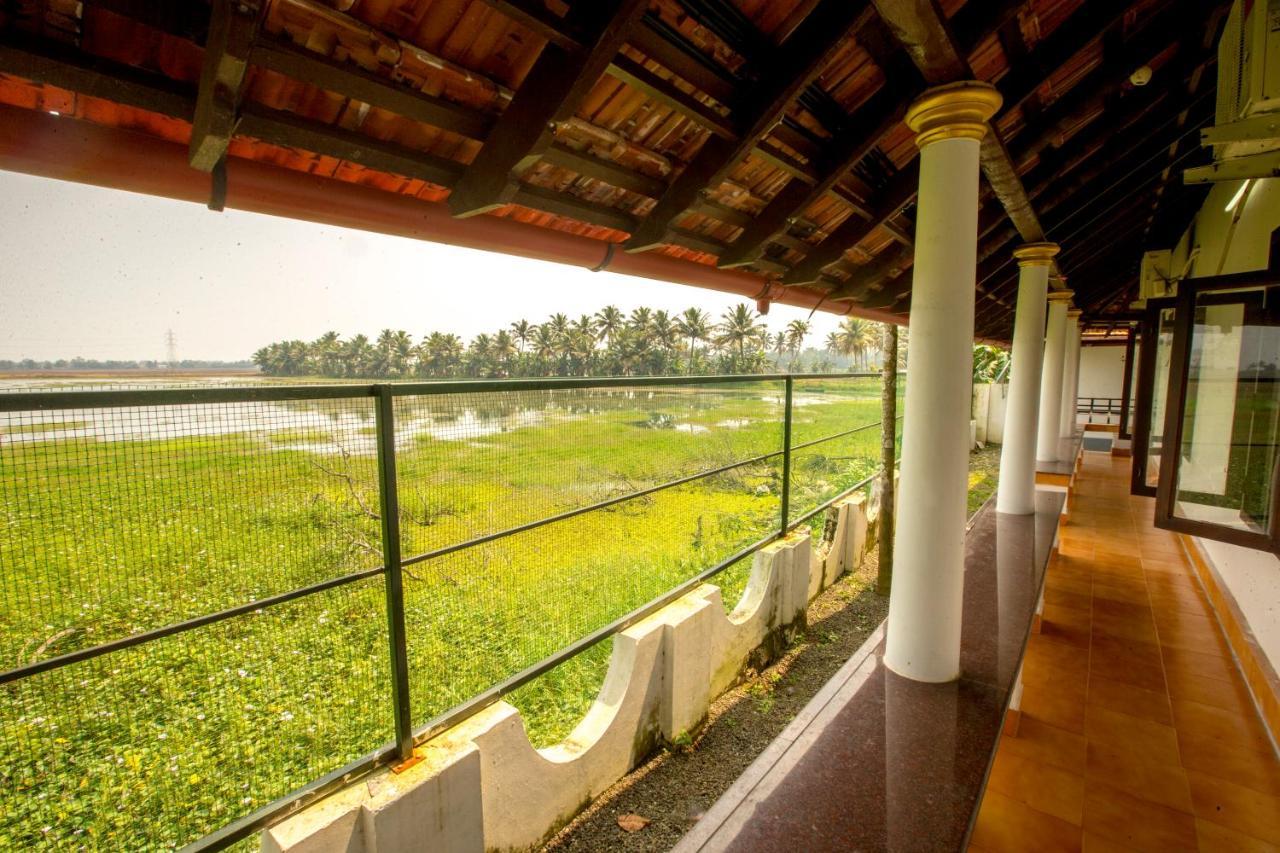 Palmy Lake Resort Alappuzha Zewnętrze zdjęcie