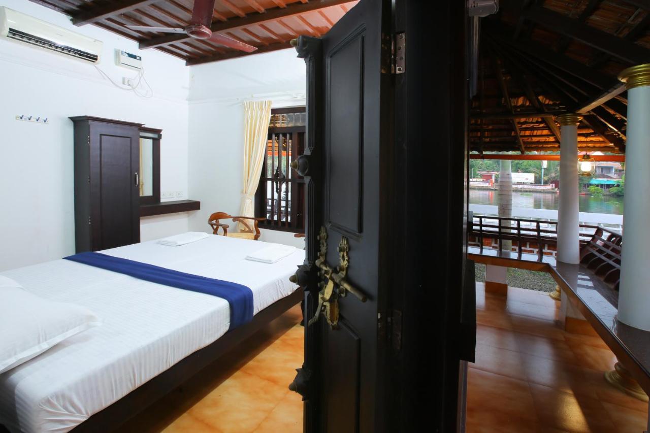 Palmy Lake Resort Alappuzha Zewnętrze zdjęcie